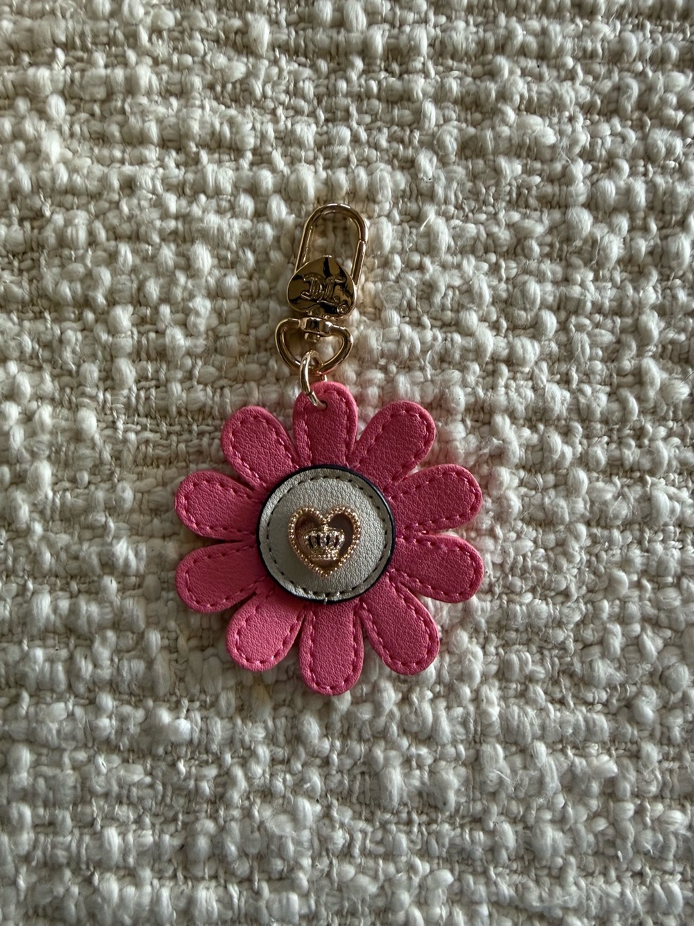 Beautiful Juicy Couture Daisy Key Chain Charm Iconic Crown NWOT